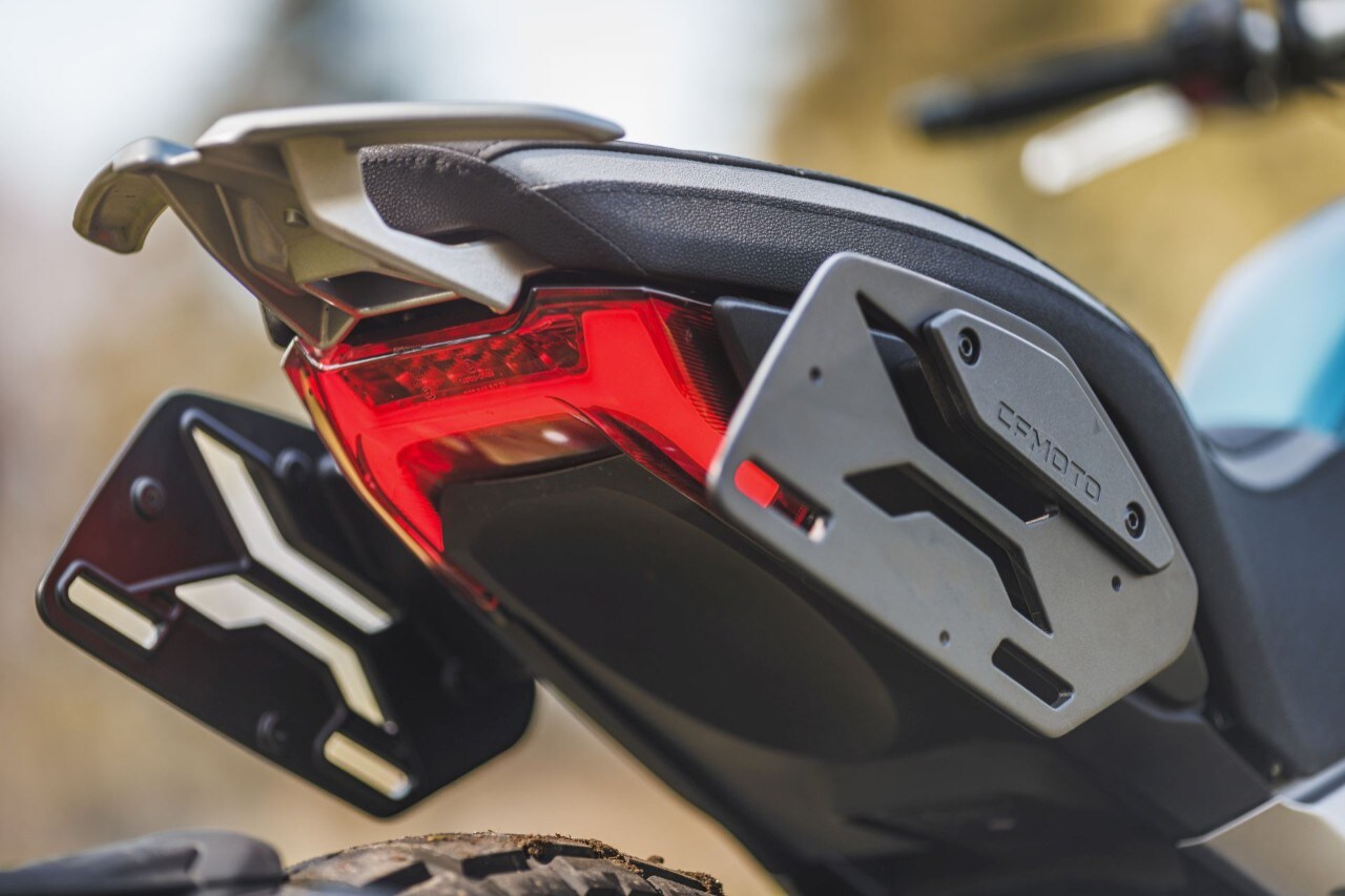 Il supporto borse integrato della CFMOTO 700CL-X Adventure